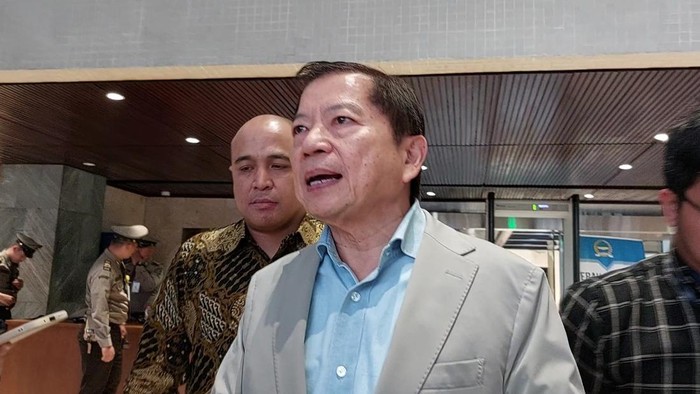 Gaji PNS Naik Bertahap di 2025: Prioritas Guru, Nakes, dan TNI/Polri